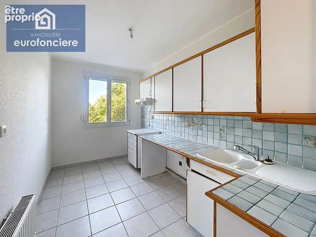 Troyes ,bel appartement 2 chambres  ascenseur  2 parkings  cave - photo 5
