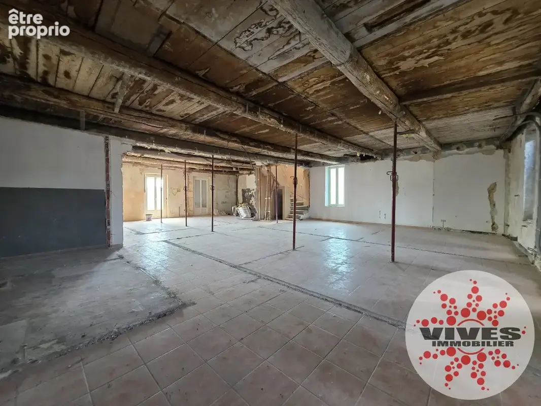 Immeuble mixte avec terrain constructible - photo 5