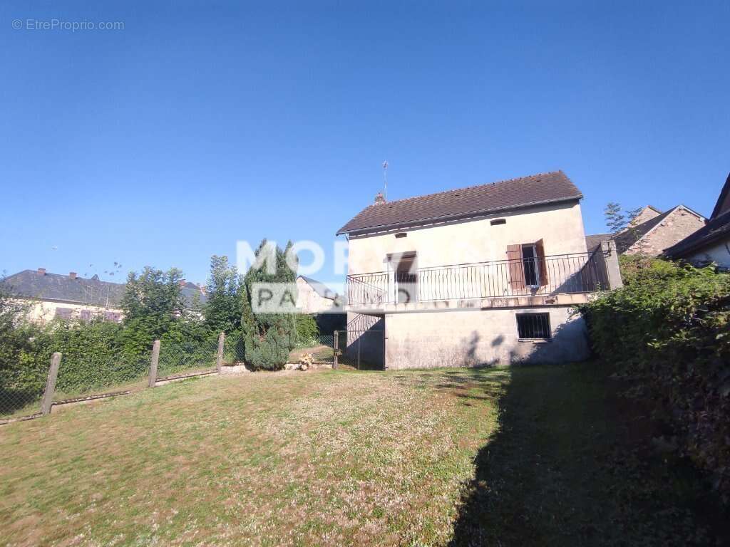 Maison à SAINT-PEREUSE