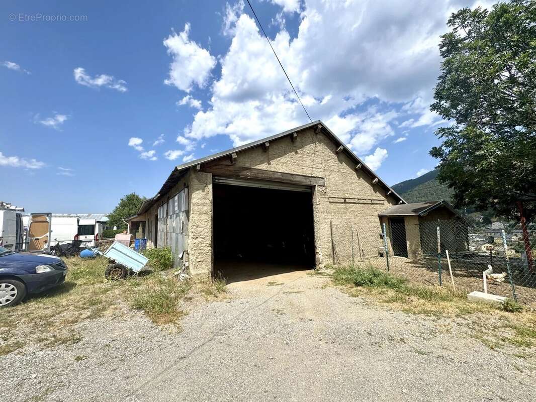 Grange à aménager à MATEMALE - photo 4