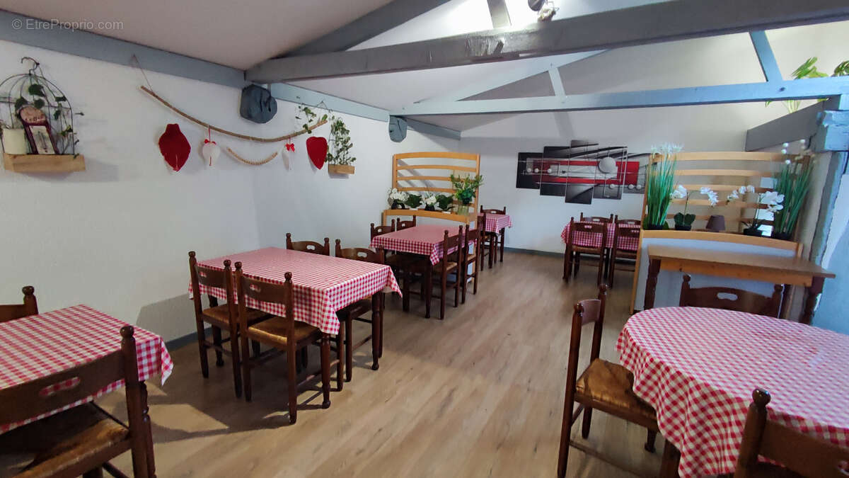 Commerce à COUPTRAIN