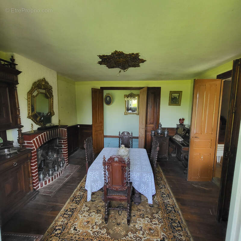 Maison à RIOM-ES-MONTAGNES