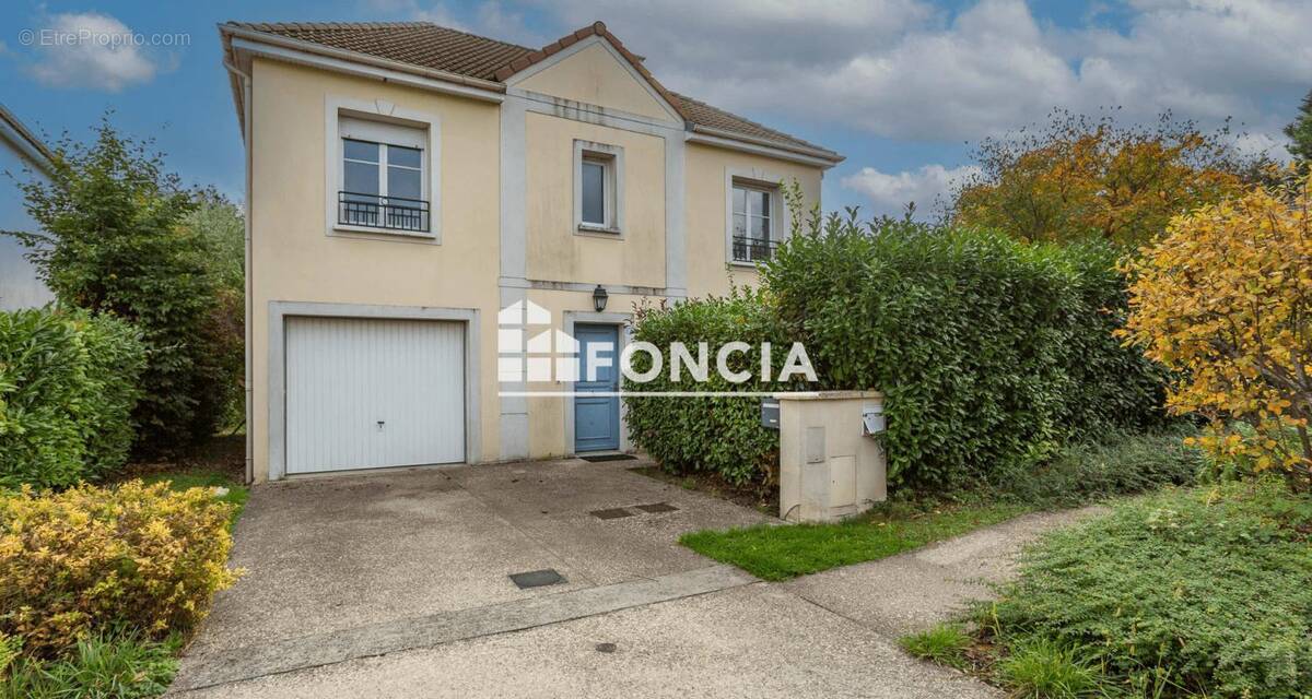 Maison à CHILLY-MAZARIN