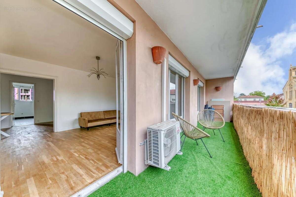 Appartement à VENISSIEUX