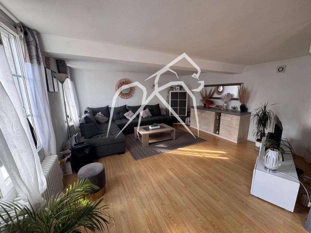 Maison à SAINT-PIERRE-DE-VARENGEVILLE