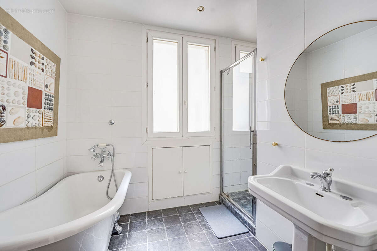 Appartement à PARIS-18E