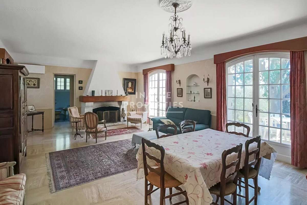 Maison à AURIBEAU-SUR-SIAGNE
