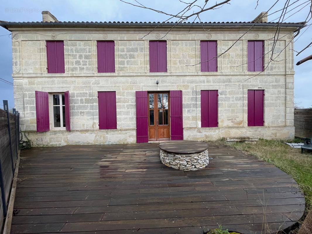 Maison à MONTPEYROUX
