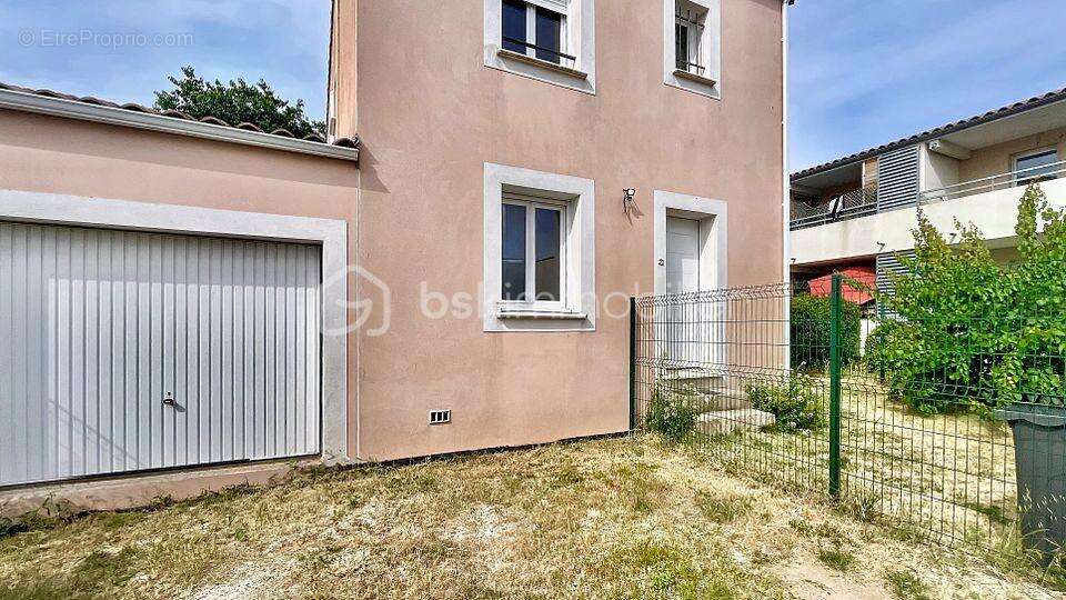 Maison à MILHAUD
