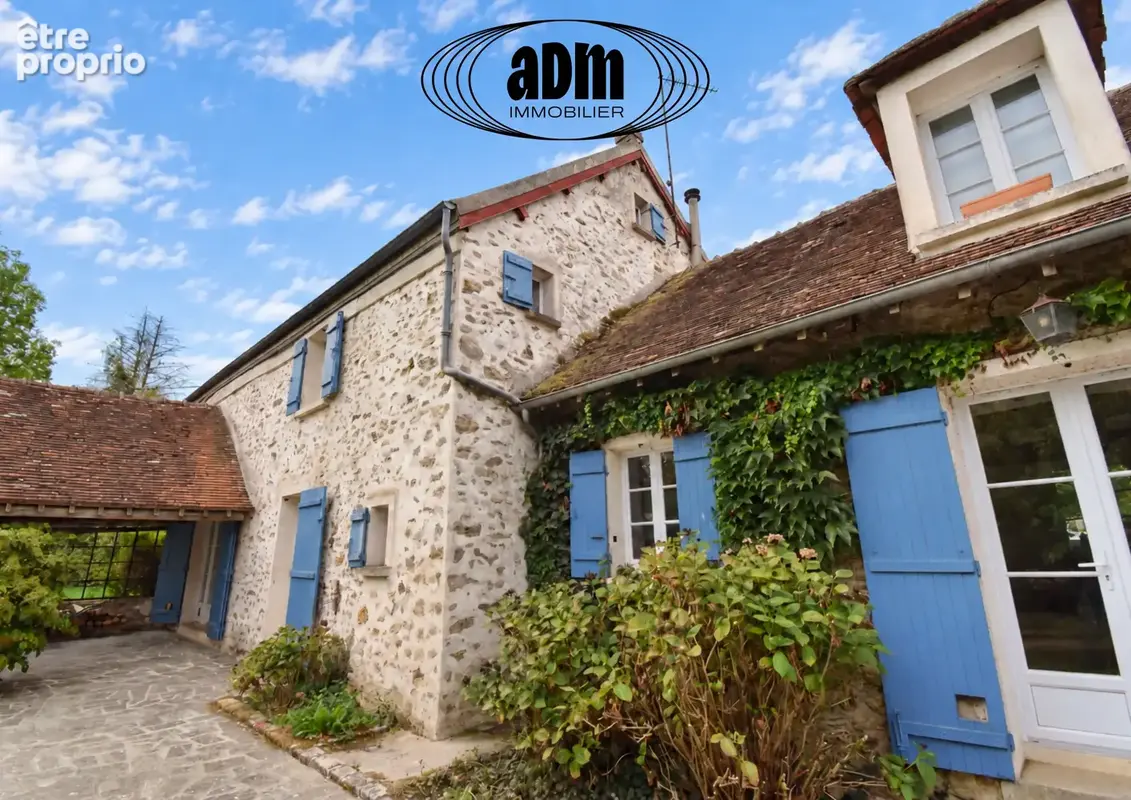 Photo Maison à La Tretoire au prix de 332 000€