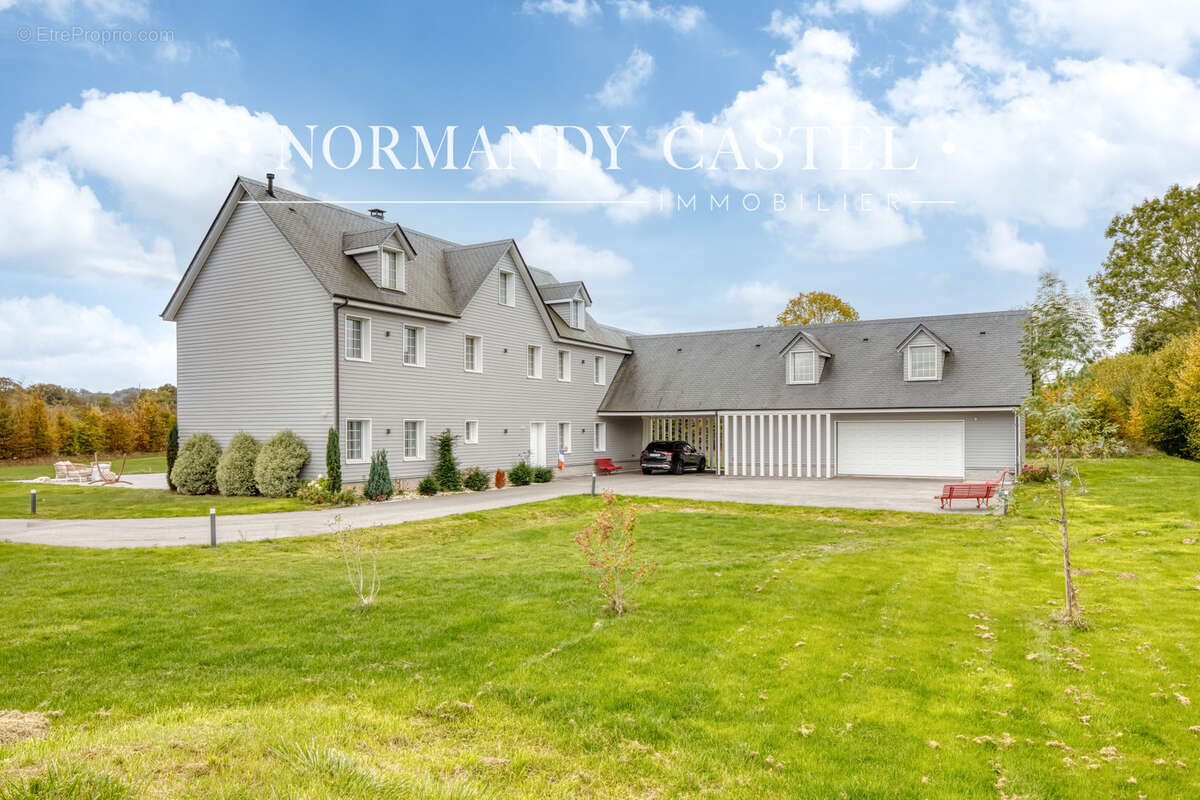 Maison à SAINT-ETIENNE-LA-THILLAYE