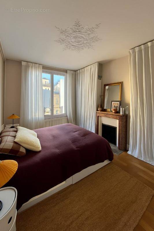 Appartement à LEVALLOIS-PERRET