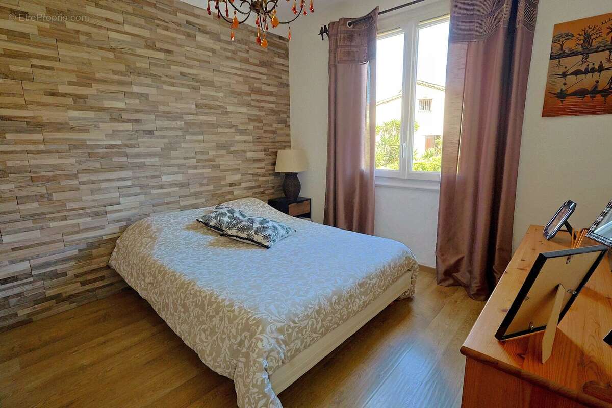 Appartement à VILLENEUVE-LOUBET
