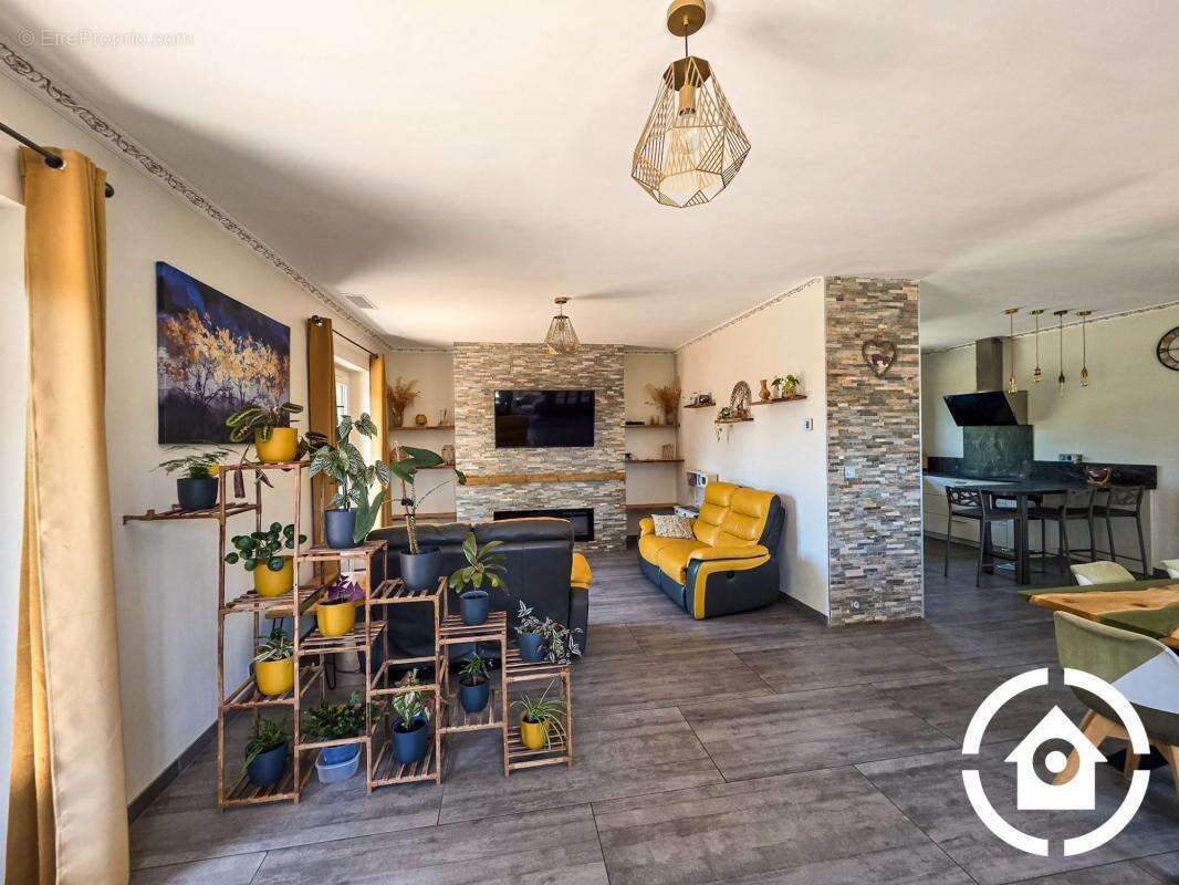 ? Maison familiale sur sous-sol - 4 chambres + studio - T - photo 6