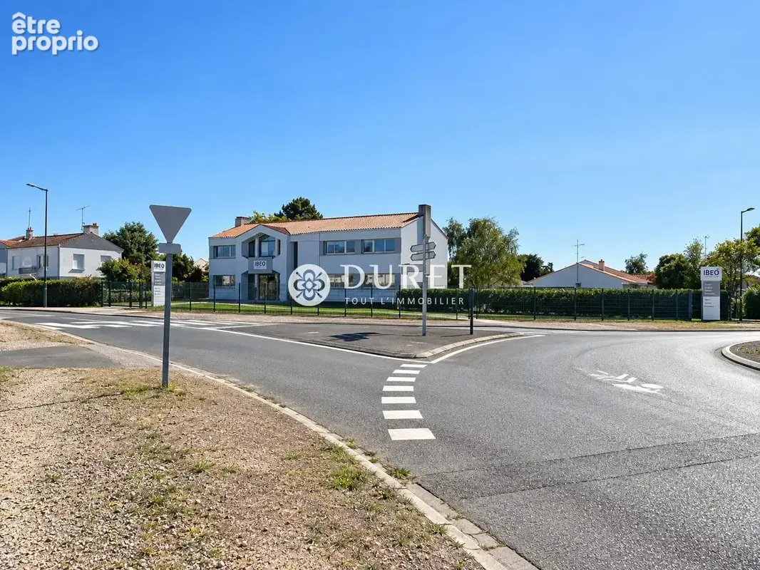 Commerce 860 m² à vendre à Challans (85300) - photo 3