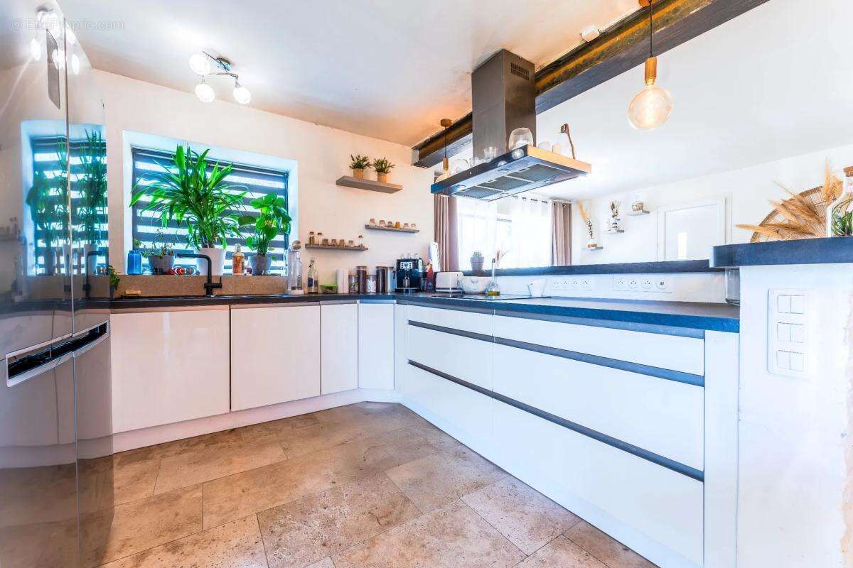 Maison à LE CASTELLET