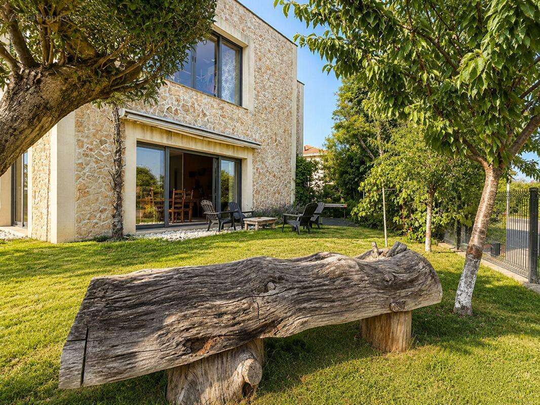 Vente Maison 240m2 FLOIRAC (33270) - photo 5