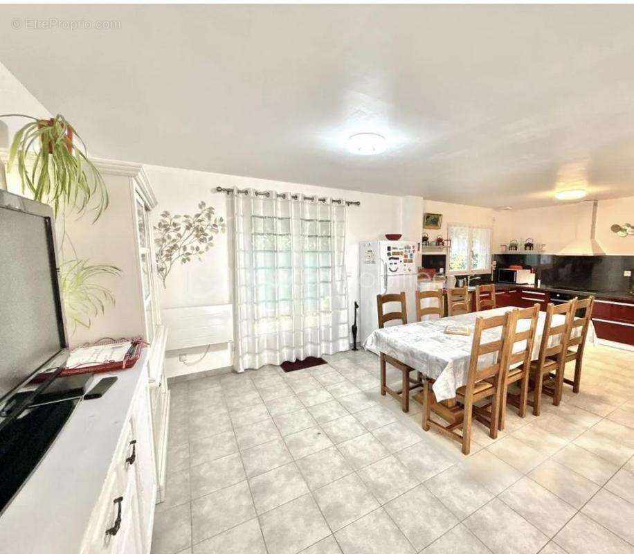 Maison à MONTIVILLIERS