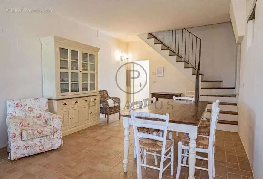 Ferme avec appartements, laboratoire de transformation et boutique à la ferme — Le Marche - photo 36