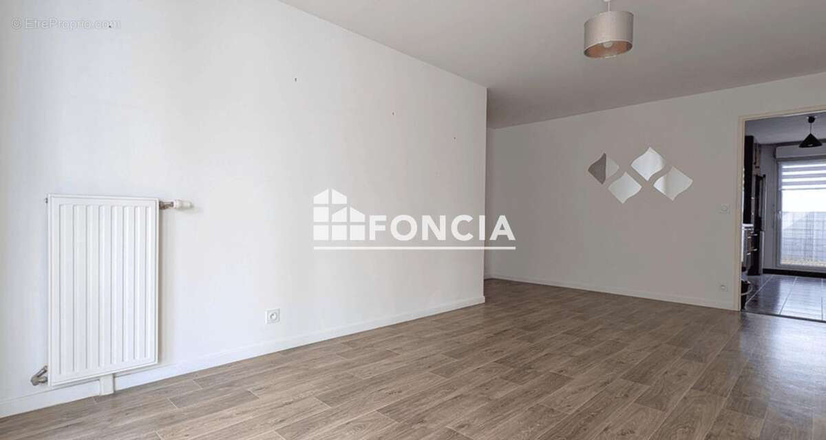 Appartement à CHILLY-MAZARIN