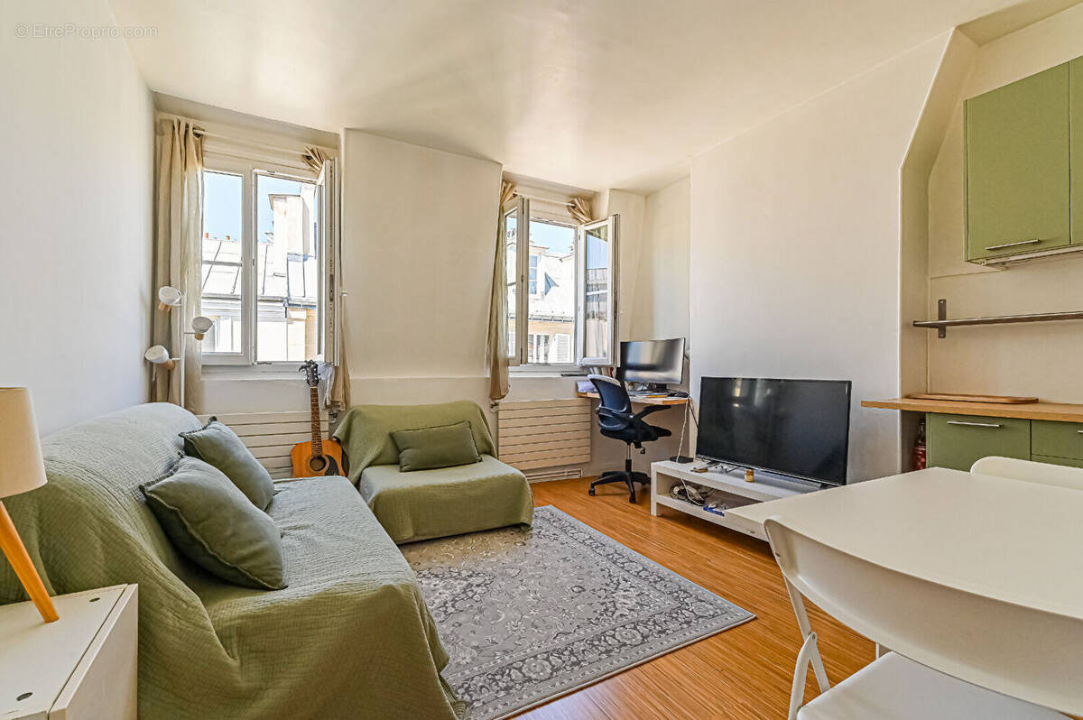 Appartement à PARIS-17E