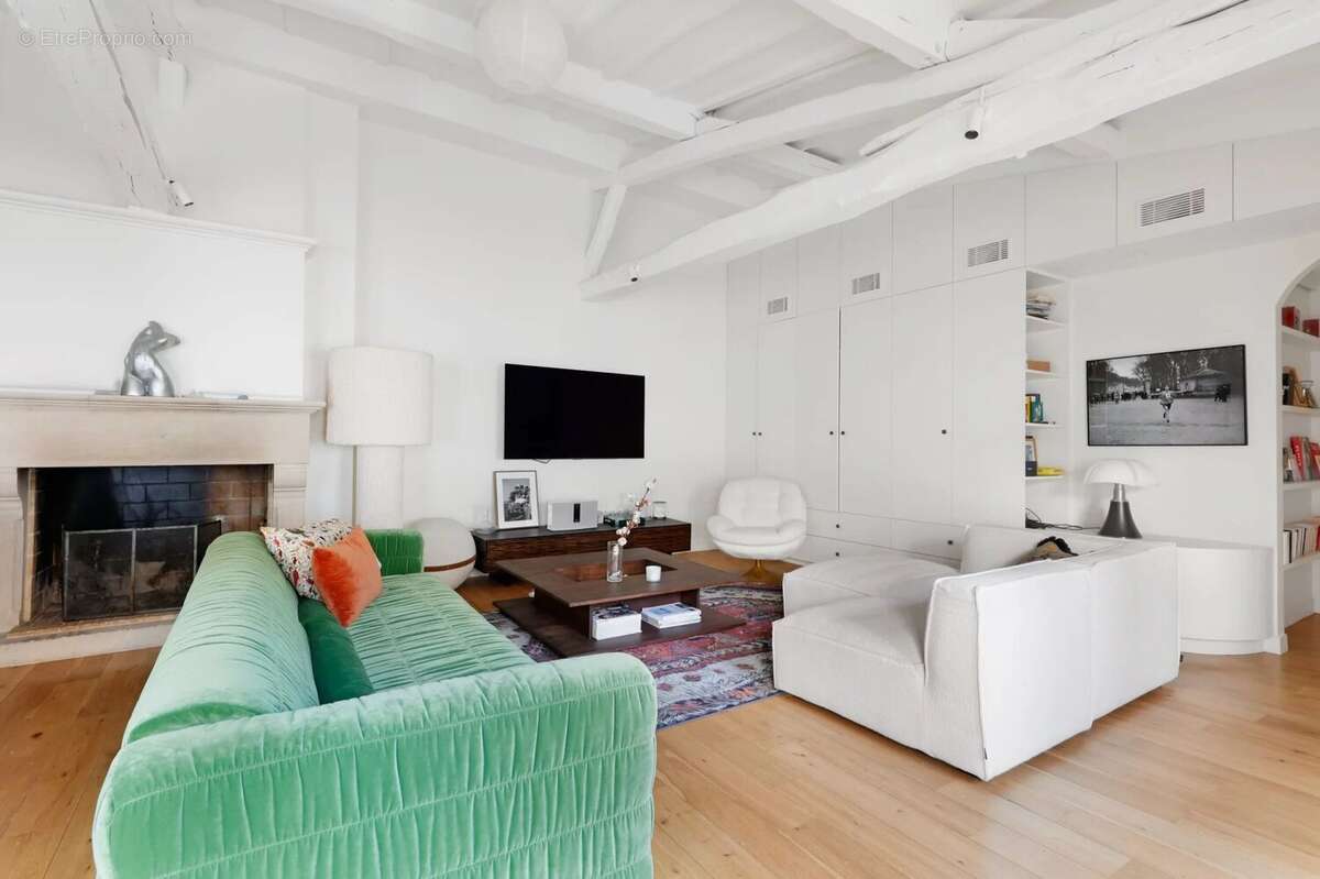 Appartement à PARIS-3E