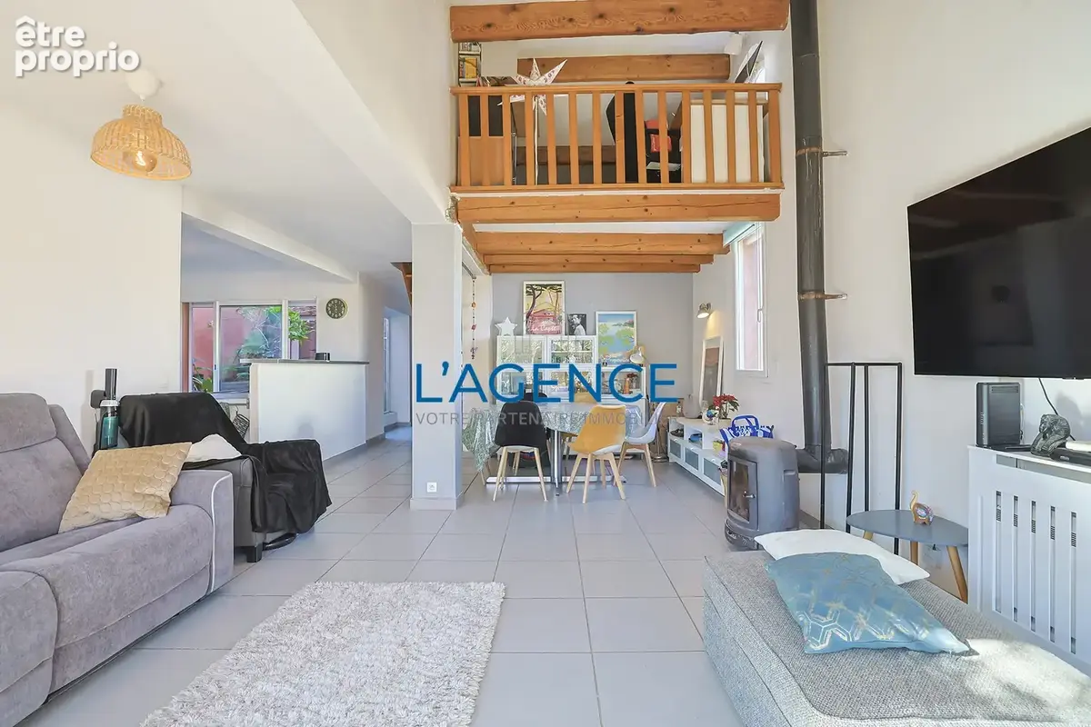 HYERES LA CAPTE - Mer à pieds - Maison de type T4 - 115m2 - photo 4