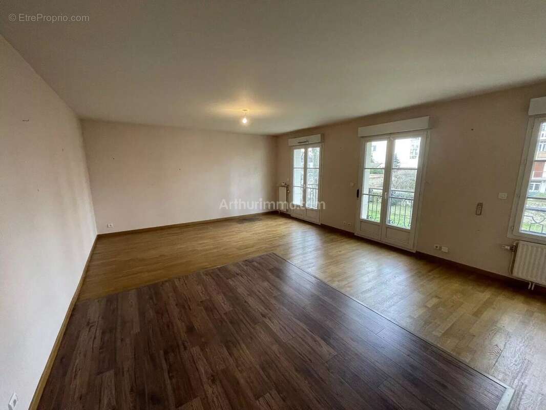 Appartement à SAINT-FARGEAU-PONTHIERRY