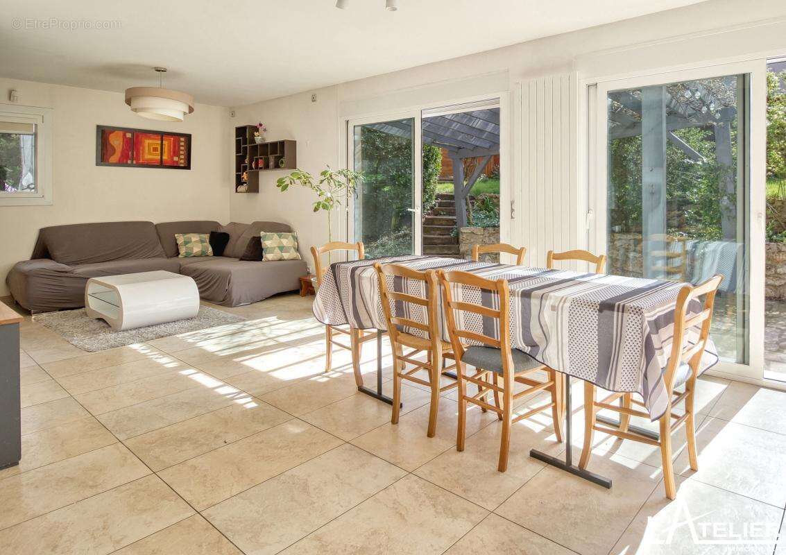 Maison à MAREIL-MARLY