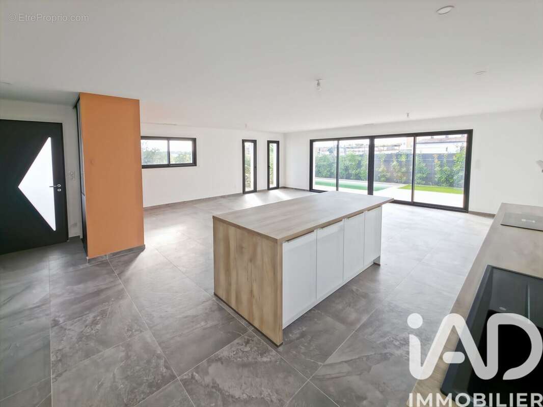 Maison 112 m² à Sauvian  - photo 6