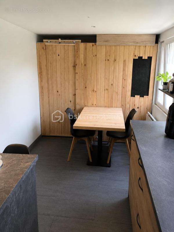 Centre bourg – Appartement 2 pièces rénové avec bureau - photo 4
