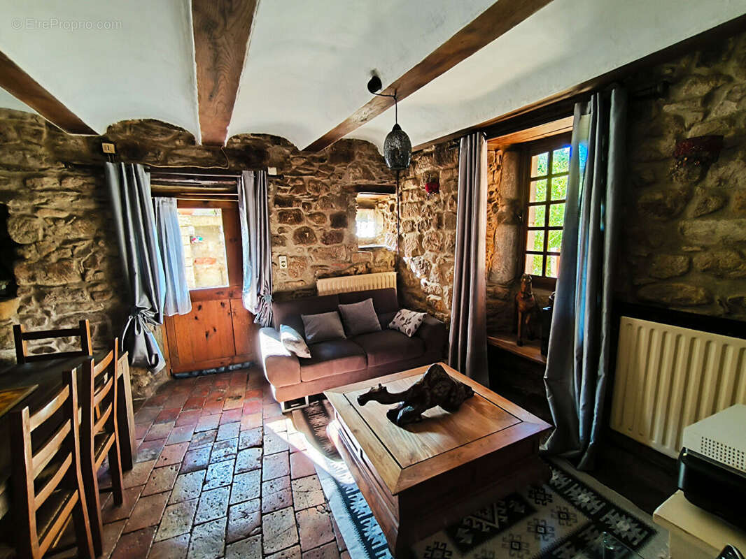En plein coeur des cévennes authentique mas du XIIème siècle sur 7 hectares de terre - photo 7