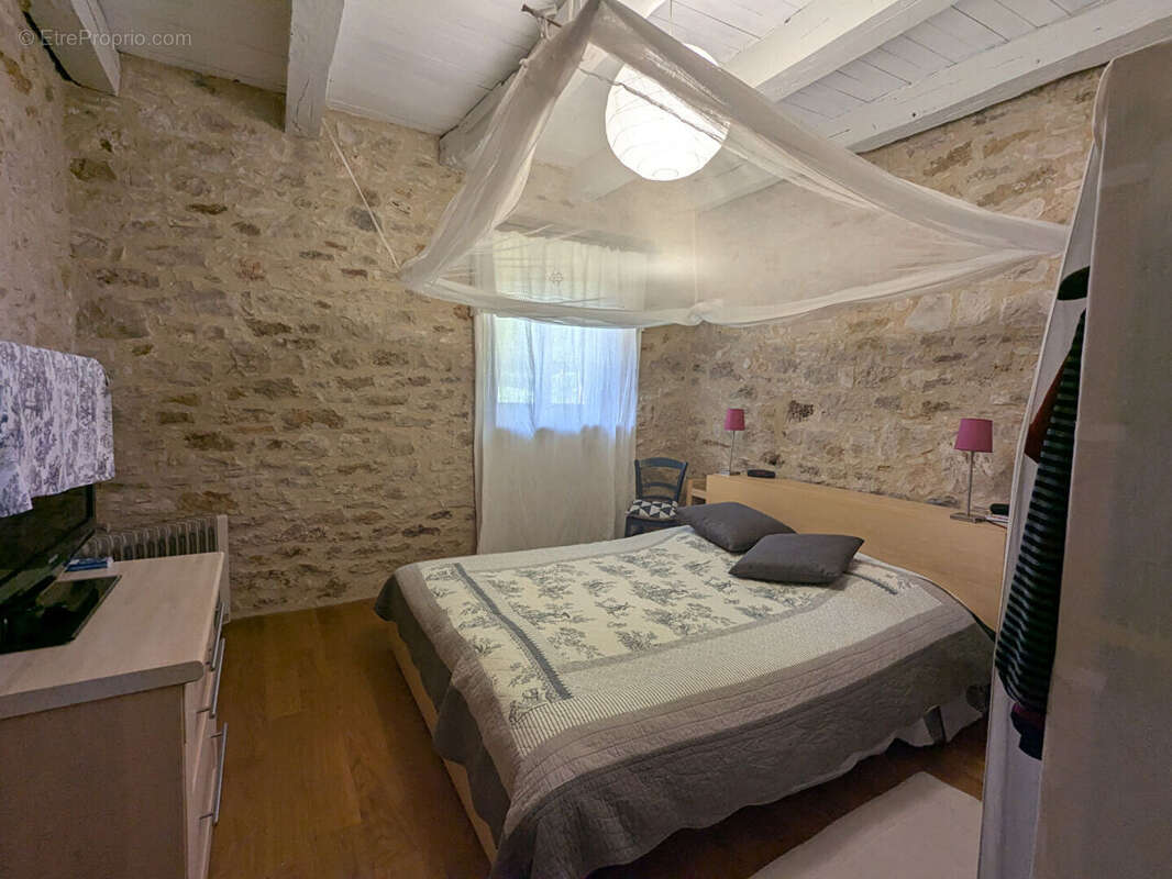 Maison en pierre avec dépendance - photo 7