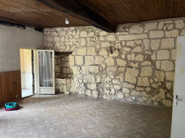 Maison à MEZIN