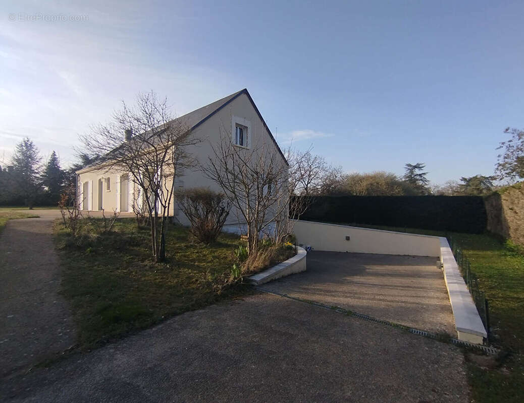 Maison à MONTLOUIS-SUR-LOIRE
