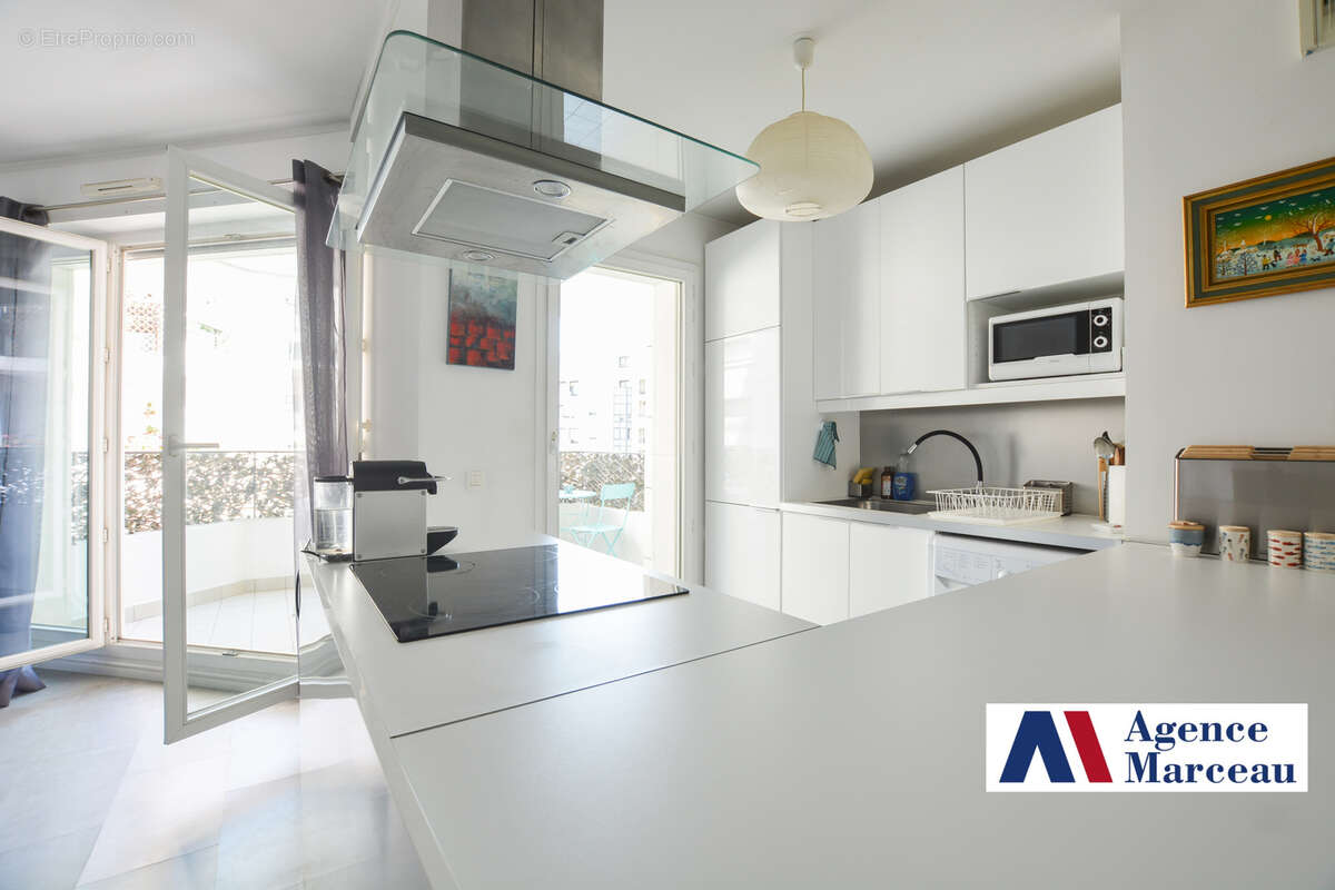 Appartement à COURBEVOIE