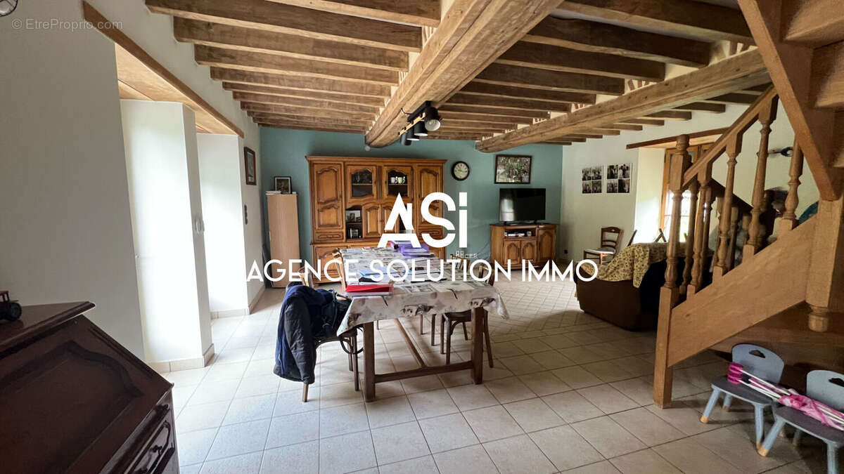 Maison à SAINTE-GEMMES-LE-ROBERT