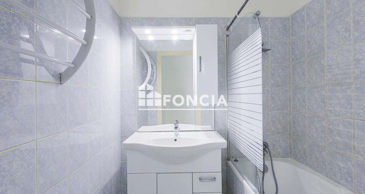 Appartement à SAINT-MARTIN-D'HERES