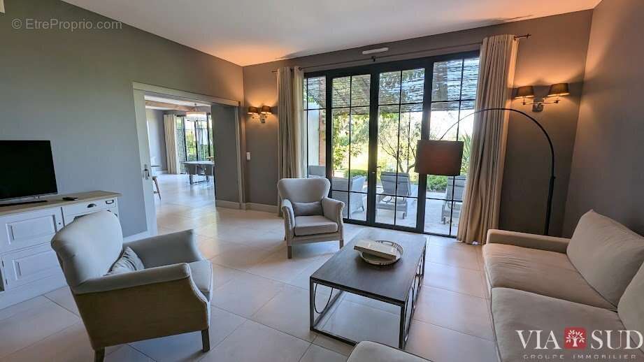 Appartement à PUISSALICON