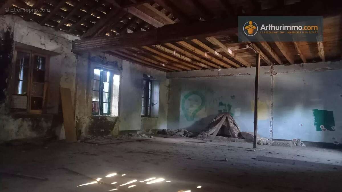 Maison à SAINTE-COLOMBE-SUR-L&#039;HERS