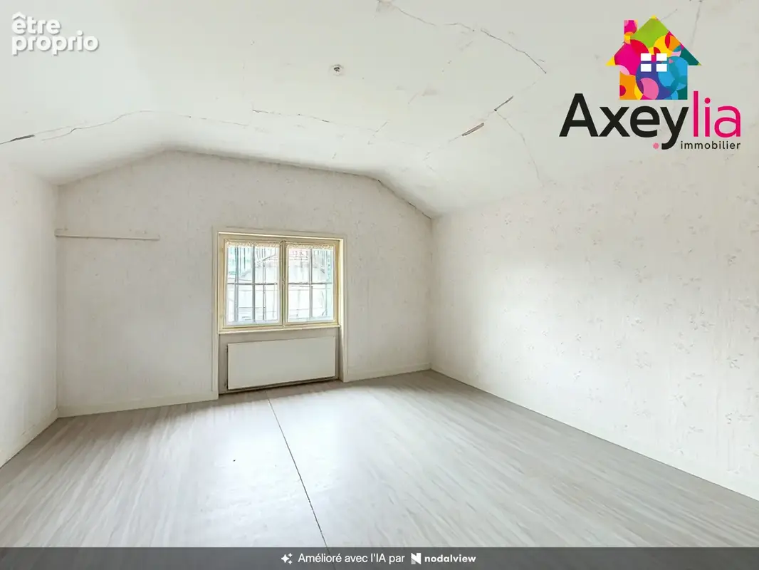 À vendre - pouilly-sous-charlieu - maison rénovée avec garage et terrain - photo 5