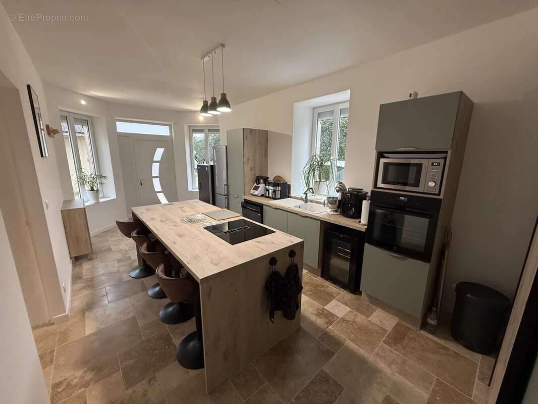 Appartement à CHARNAY-LES-MACON