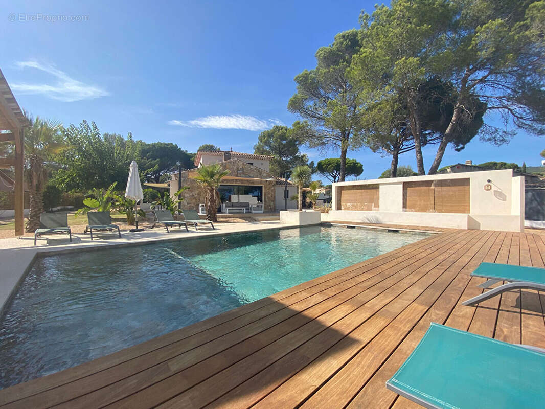 Maison à ROQUEBRUNE-SUR-ARGENS