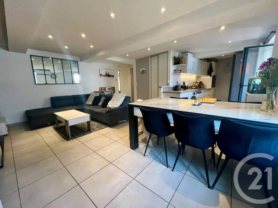 Appartement à VILLENEUVE