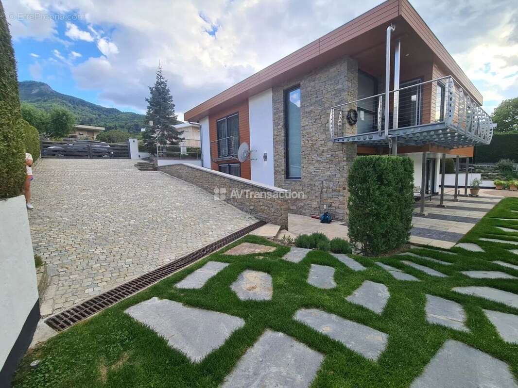 Maison à SAVINES-LE-LAC