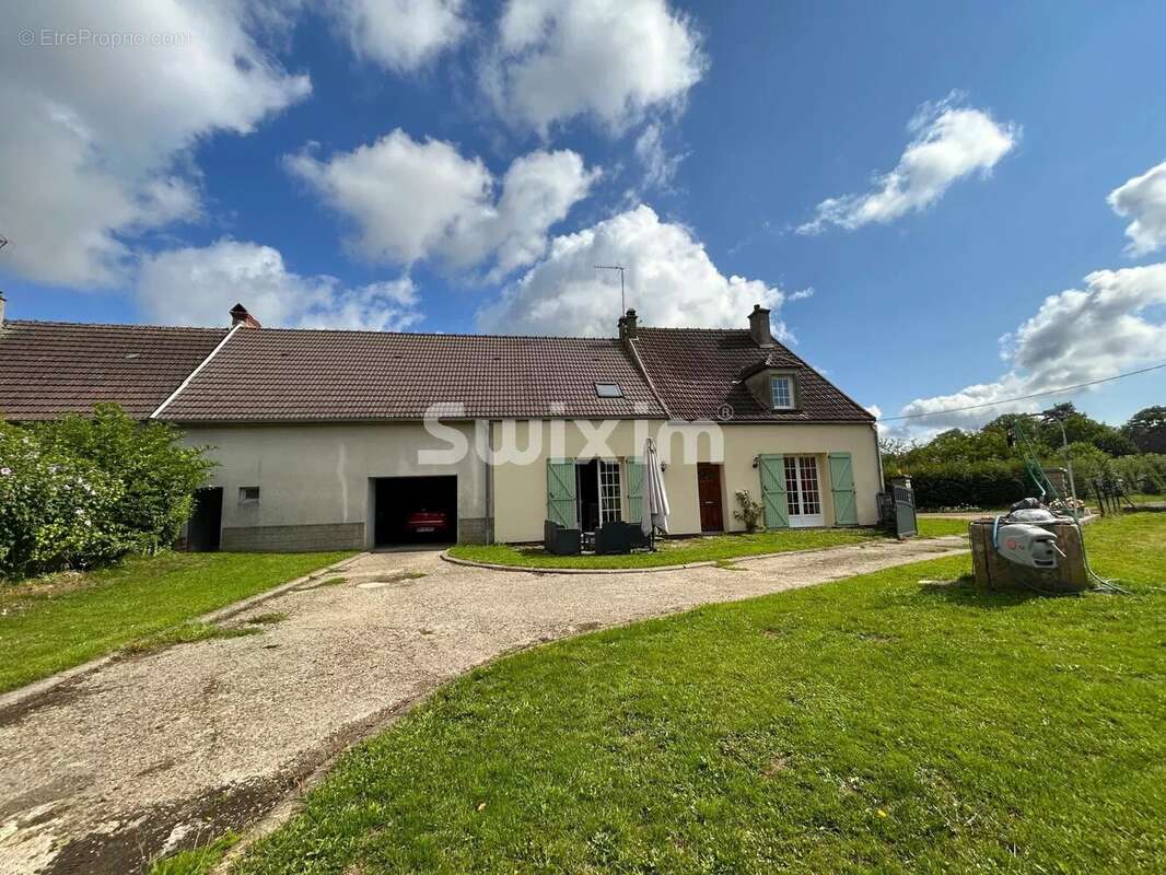Maison à MAGNY