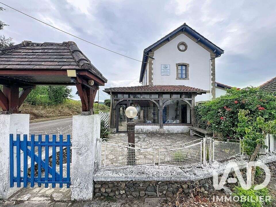 Maison 165 m² à Aurensan  - photo 8