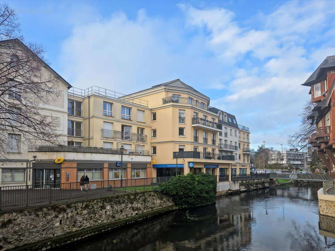 Appartement à CORBEIL-ESSONNES