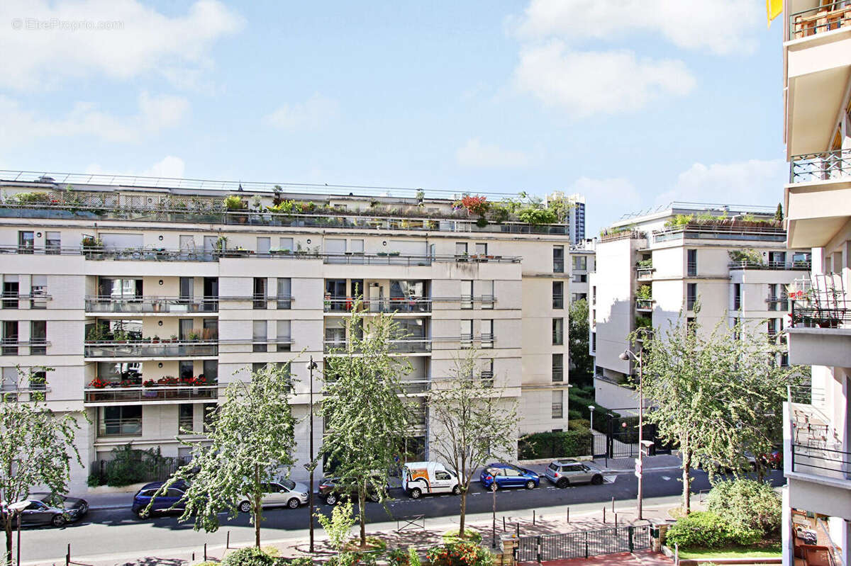 Appartement à PARIS-15E