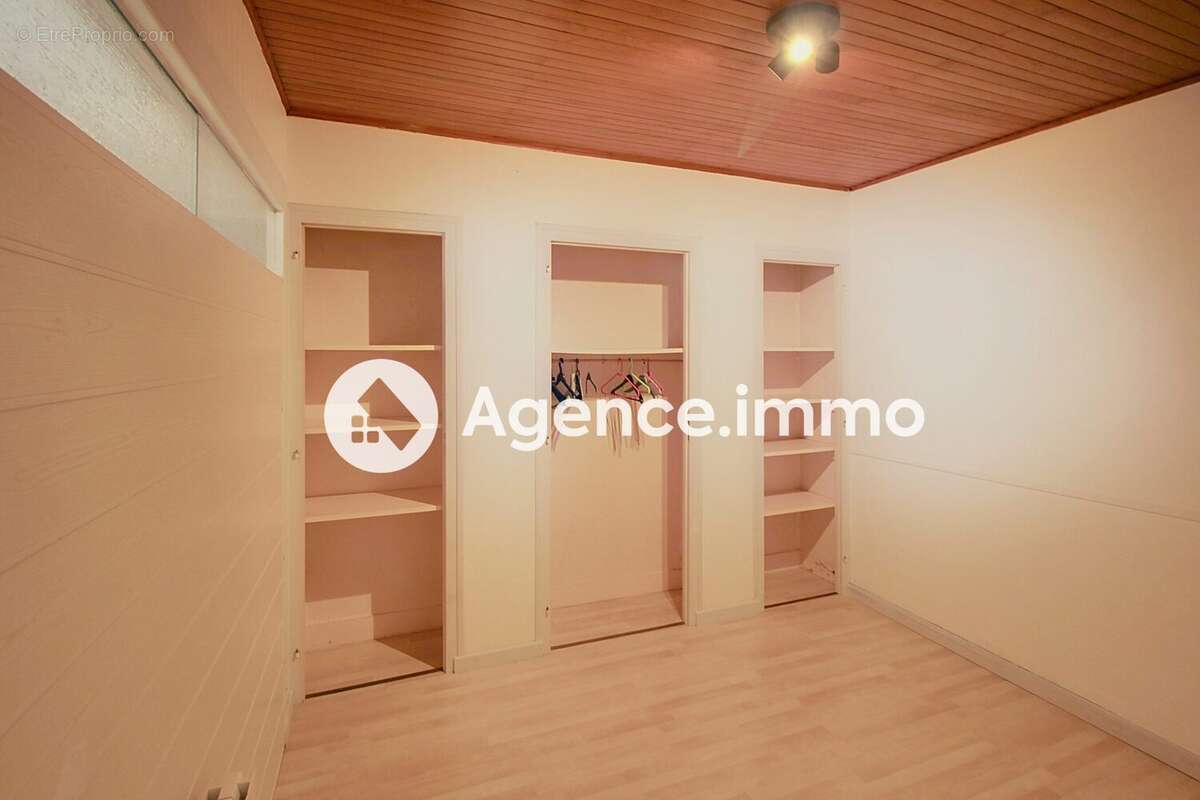 Appartement 81 m² à Thones  - photo 7